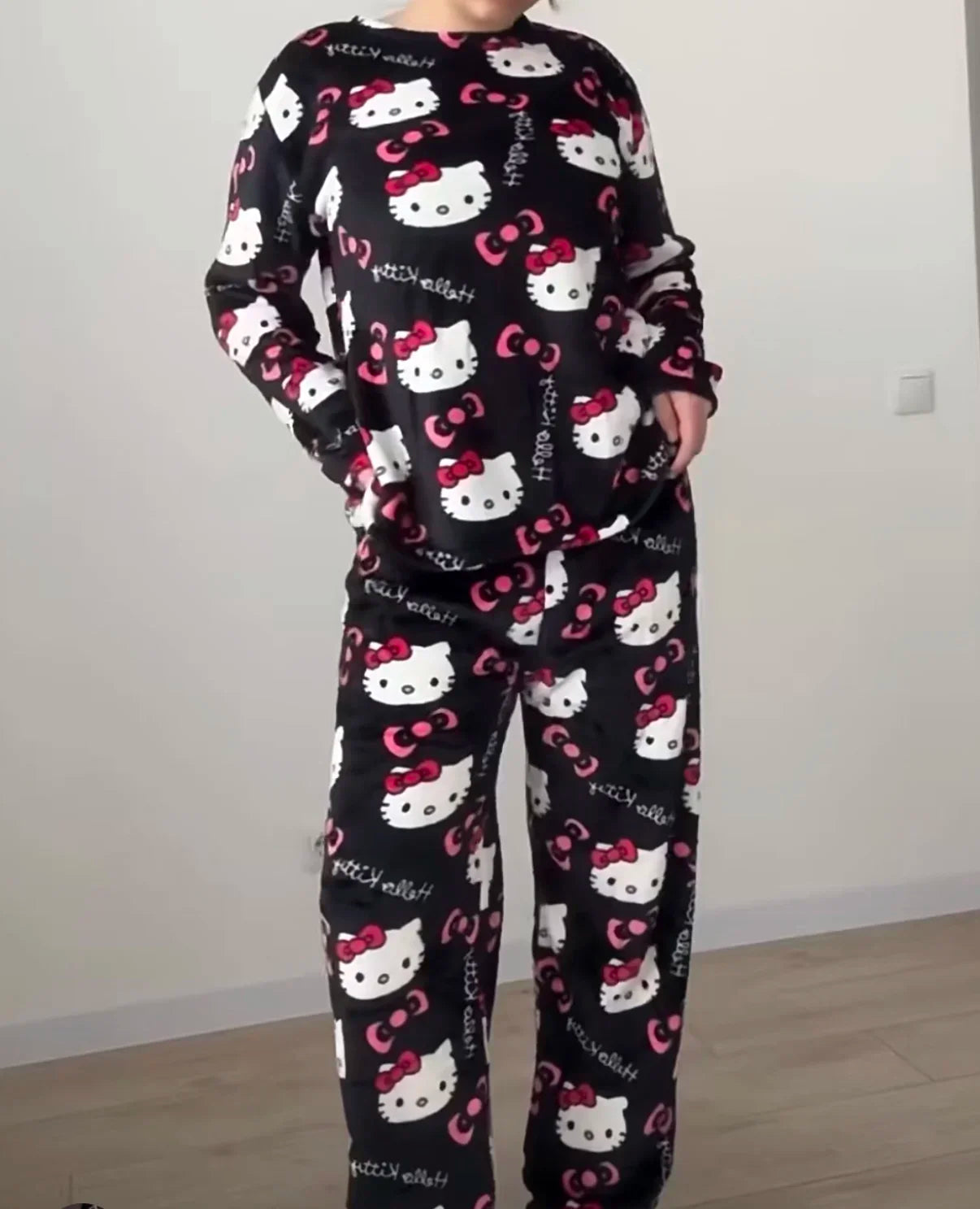 Cozy Lune X Hello Kitty Set β Plush Flannel Pajamas