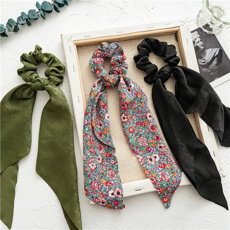 Cozy Lune Satin Ribbon Scrunchie – Elegant Hair Tie with Flowing Bow