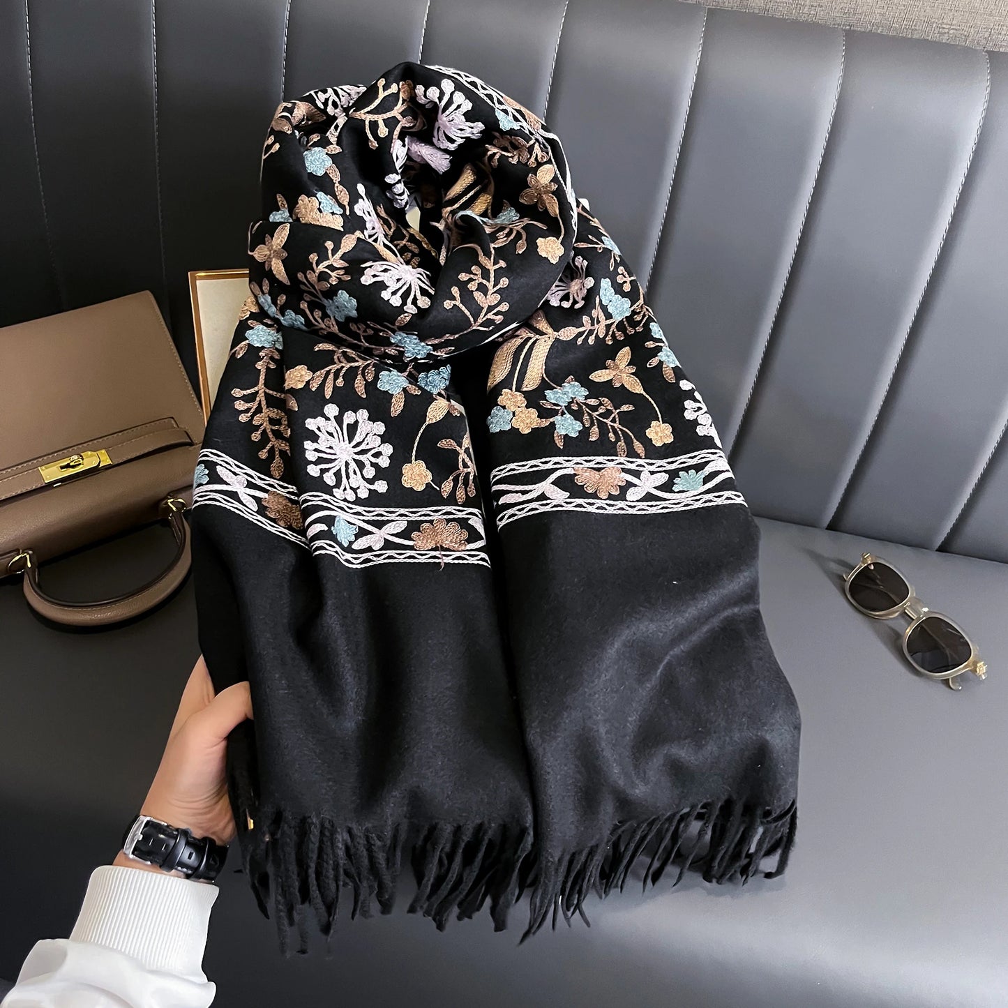 Cozy Lune BloomScarf – Embroidered Cashmere-Blend Scarf