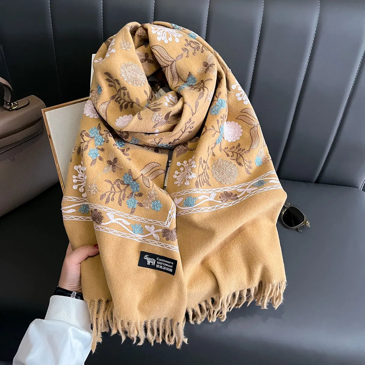 Cozy Lune BloomScarf – Embroidered Cashmere-Blend Scarf