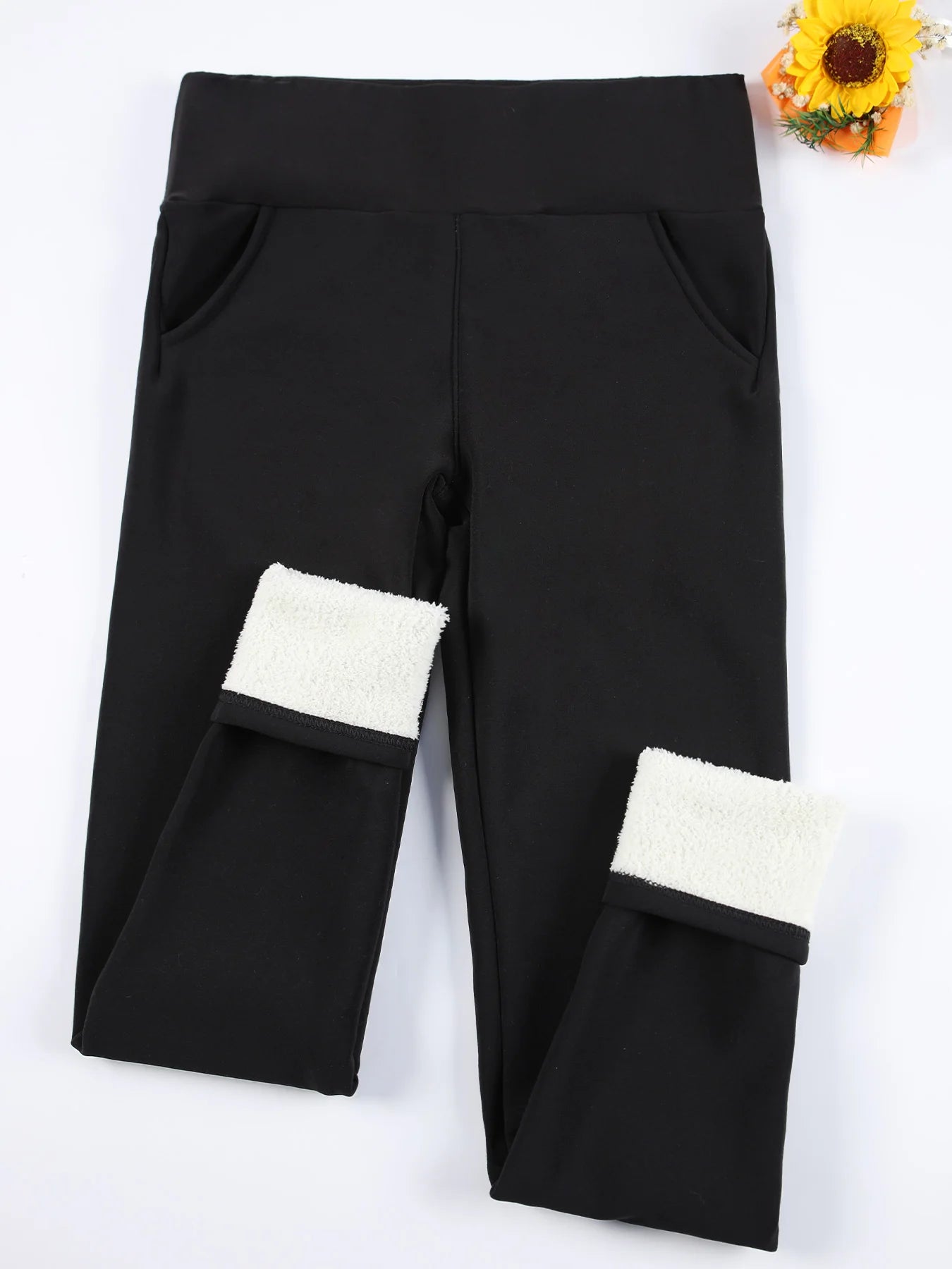 Cozy Lune HeatFlex Pocket Leggings β Fleece-Lined Winter Comfort