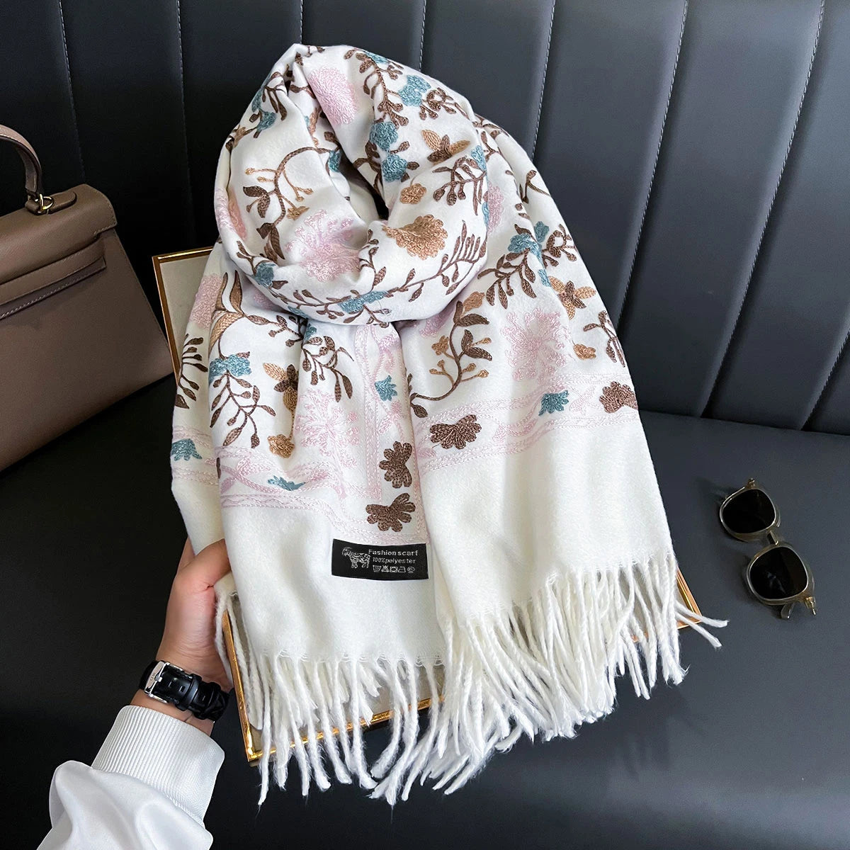 Cozy Lune BloomScarf – Embroidered Cashmere-Blend Scarf