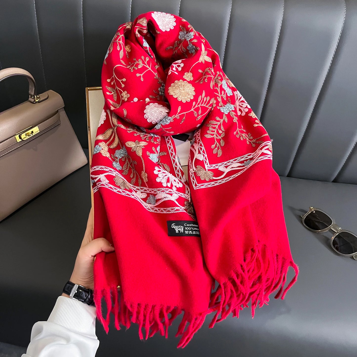 Cozy Lune BloomScarf – Embroidered Cashmere-Blend Scarf