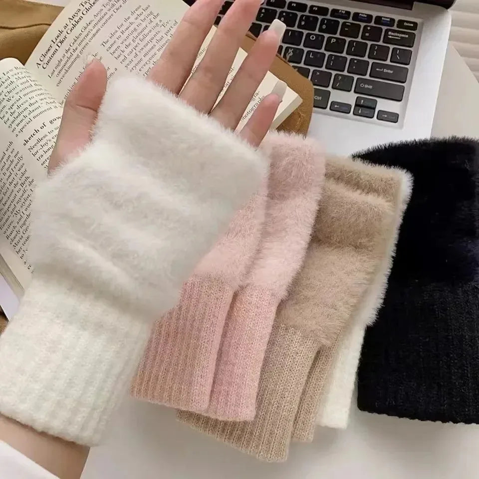 Cozy Lune CloudWarmers – Fluffy Fingerless Arm Gloves