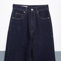 Cozy Lune CurveEase Denim – High-Waist Straight Jeans