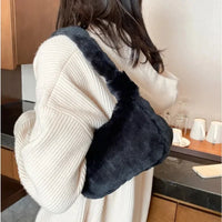 Cozy Lune PlushTote – Faux Fur Shoulder Bag