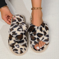 Cozy Lune CloudSlides – Fluffy Cross Slippers