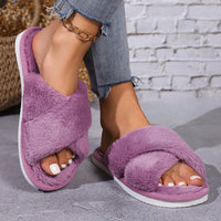 Cozy Lune CloudSlides – Fluffy Cross Slippers