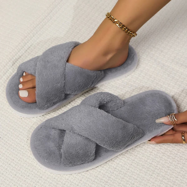 Cozy Lune CloudSlides – Fluffy Cross Slippers