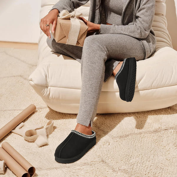 Cozy Lune CloudSteps – Premium Warm Slippers
